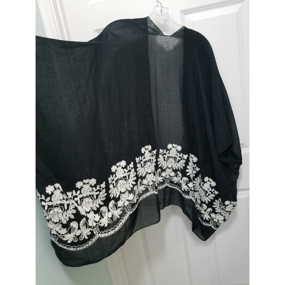 Black Cover Up White Flower Embroidered Trims BOHO Wraps - Picture 3 of 7